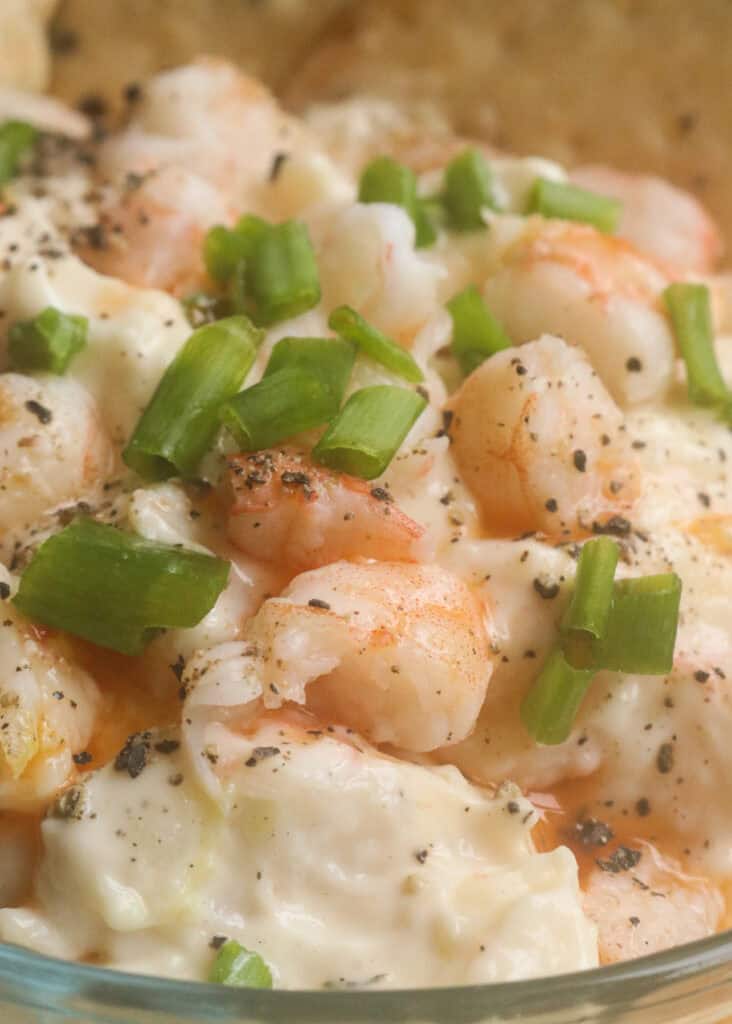 shrimp dip with cream cheese and seasoned with pepper.